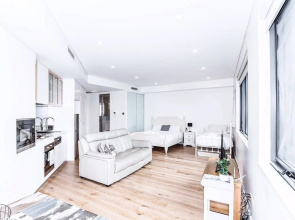 B08-darling Harbour Studio