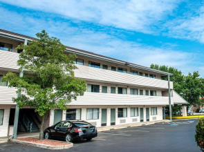 Quality Inn & Suites Gibsonia - Pittsburgh North