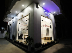 Moon & Sun Hotel