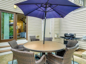 Walk to Shore & Boardwalk: Bethany Beach Retreat
