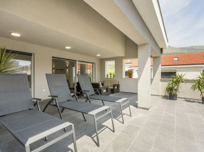 Beach Residence with pool and sea view