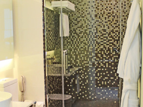 Hyatt Place Dubai Al Rigga Hotel & Residences