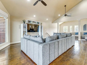 Private Boat Dock & Slip: Luxe Lake Conroe Gem!