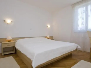 Apartments Jakov
