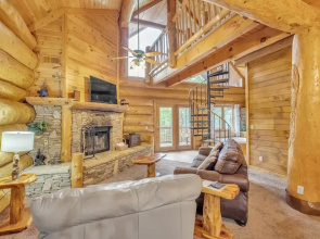 Royal Views - Private Mountain Top Cabin 2 Bedroom Cabin by Heavenly Views Resort