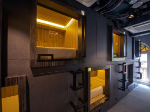 CUBE Boutique Capsule Hotel @ Chinatown
