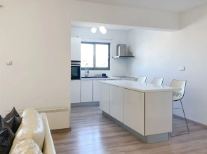 Phaedrus Living City Flat Rafaella 6