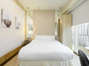 Amy Songjiang MRT Service Apartment