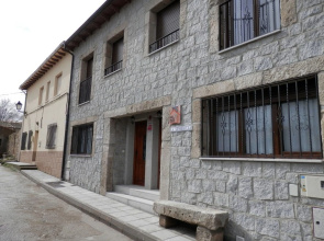 Charming Holiday Home With Hot Tub in Avila