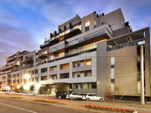 Port Melbourne Panorama - StayCentral