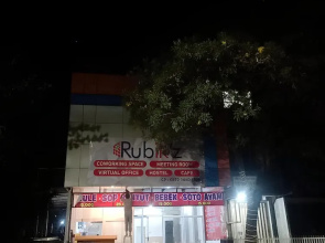 Rubikz Hostel & Cafe