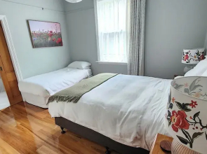 Rewa House ~ city home, 3 bedrooms, walk to CBD