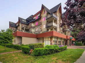 Charming 1BR Lakeside