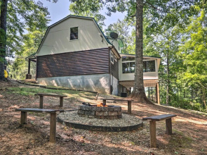 Mtn-view Cabin w/ Hot Tub in Sevierville!