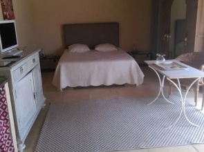 Bright Studio in Tarascon, Provence, With Pool Access, Furnished Garde