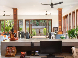 La Residence Blanc DAngkor