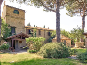 Farmhouse in Marsciano With Vineyards Olive Groves