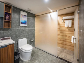 Shining Star Hot Spring Hotel