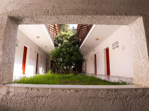 Bastas Hotel & Studios