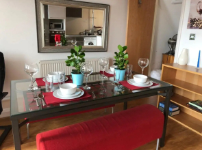 Crusader Apartment in the City Centre by Huku Kwetu- Nottingham