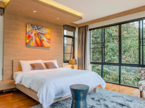 Moin Lakeside Pool Villa ChiangMai