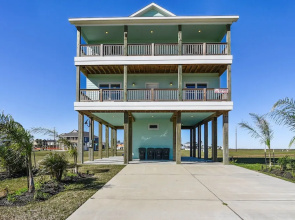 Better Together 5 Bedrooms 3.5 Bathrooms Home
