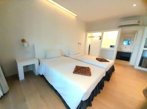Twin Bay Resort