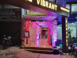 Hotel Vibrant Lawn And Banquet