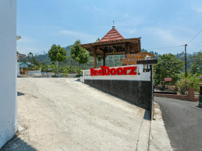RedDoorz near Grojogan Sewu Tawangmangu