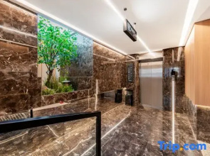 Jinyi Hotel (Wulashan West Station Branch, Urad Front Banner)