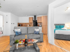 Luxury Apartment - City Centre - Smart TV - WIFI -Intercom - TOP RATED