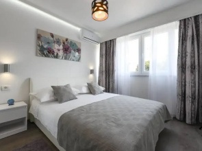 Reza Luxury Apartment