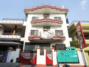 OYO Flagship 128 AIIMS BHU