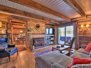 Cabin Near Boone w/ Hot Tub & Mountain Views