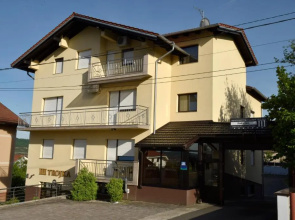 Apartmani i Bungalovi TROJKA