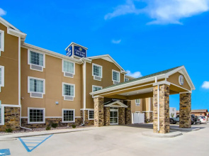 Cobblestone Hotel & Suites - Newport