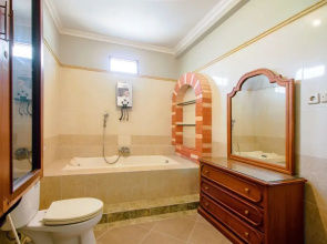 The Doctor'S Guest House by Oyo Rooms