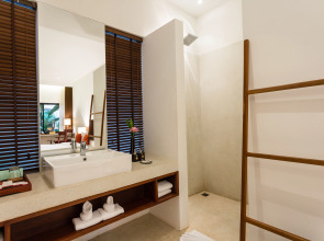 Lynnaya Urban River Resort