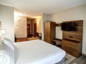 Sleep Inn & Suites