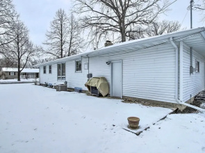 Green Bay Home: 3 Blocks to Lambeau Field!