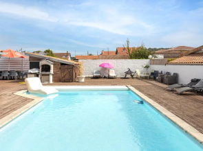 Grande villa avec piscine chauffée