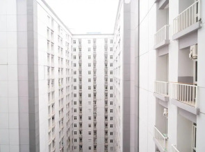 Best Location And Comfy 2Br At Bale Hinggil Apartment