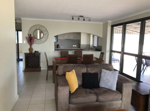 Coral Towers Holiday Suites