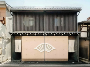 Hanasatomachi Machiya House