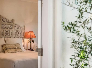 Your Luxury Escape - The White House