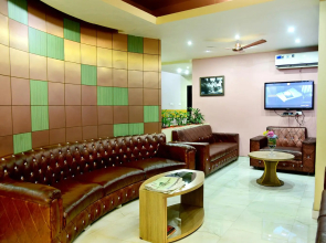 Royal Court Ananta Express