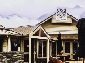 Bold Peak Lodge
