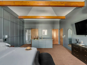 The Emerald Boutique Stays