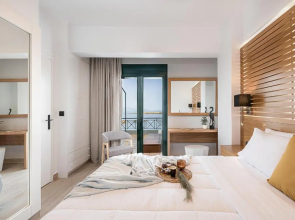Elia Penthouse