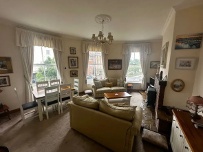 4-beds, Sleeps 8, Sea View & Pet Friendly